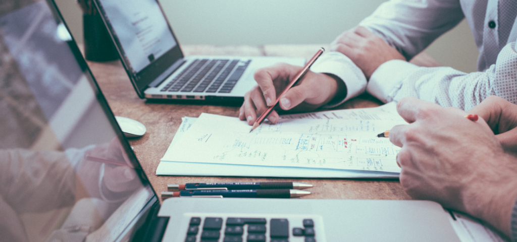 How to create and export customizable digital invoices with SMIELS as a freelancer or small business.